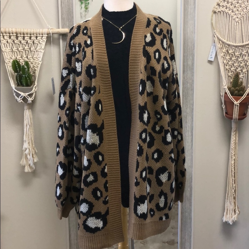 Leopard print knit cardigan
